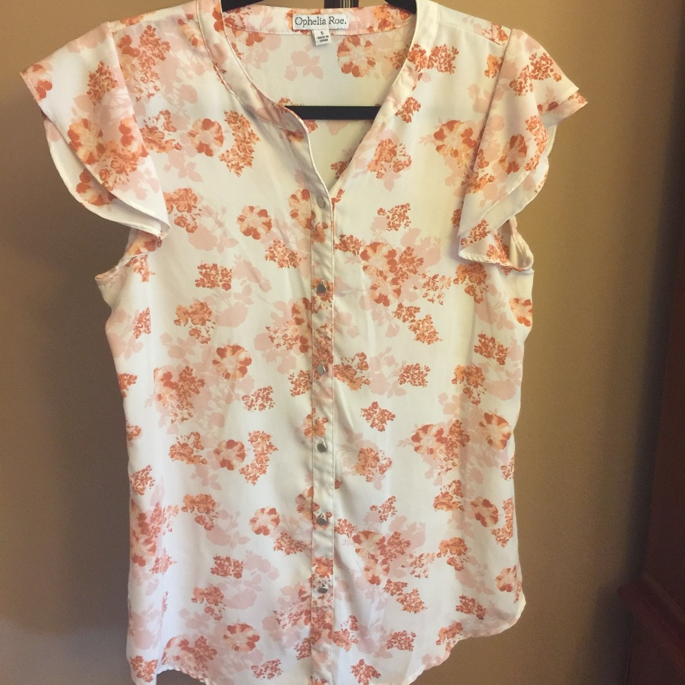 Women’s Small Cream short sleeved blouse